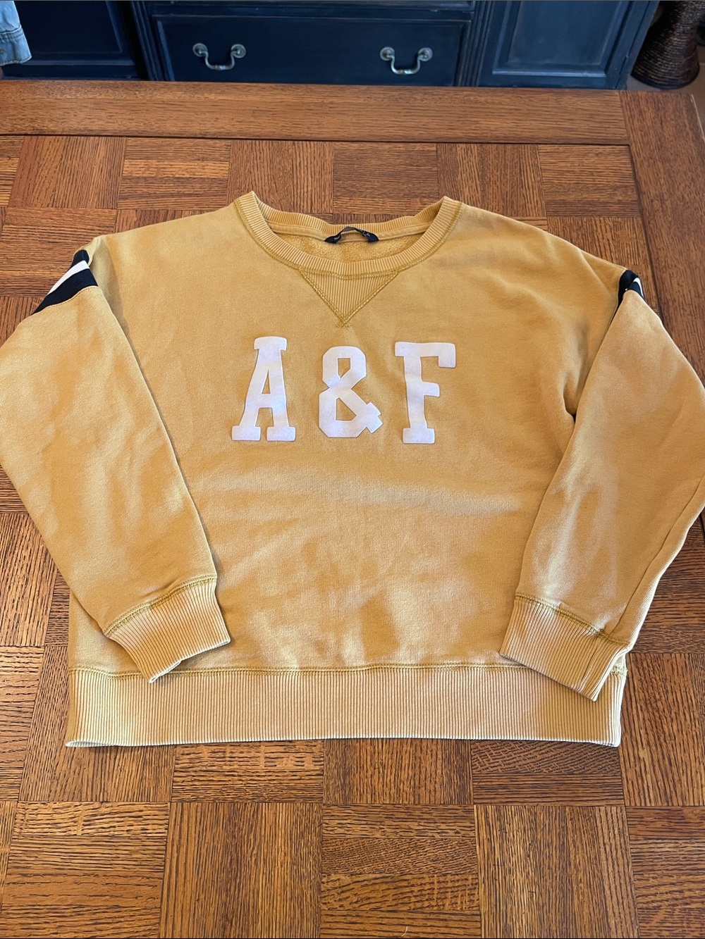 Vintage Y2K Abercrombie & Fitch Mustard Crewneck with White A&F Appliqué